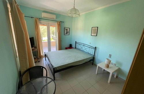Corfu House | Shared room in a villa 4km from Corfu airport, Jasmine Villas