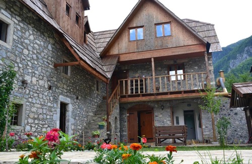 Theth House | Shpella Guesthouse Theth