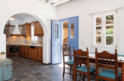 Vathi Villa | Sifnos Theros Villa