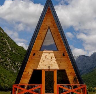 Savnik House | Silence House