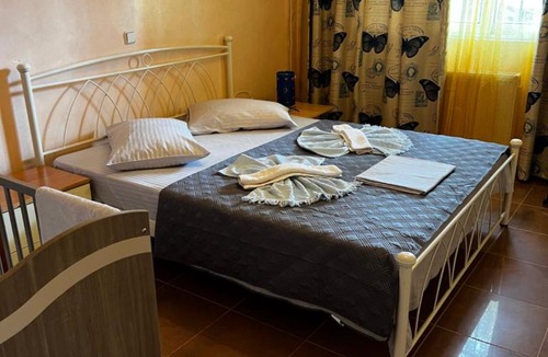 Spata-Artemida Apartment | Silver Apartment with Swimming Pool
