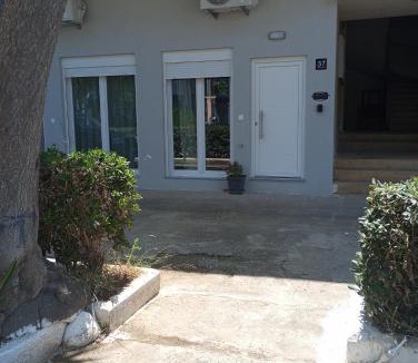 Vamvakopoulo Apartment | Silver Orb