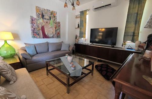 Palaia Fokaia Apartment | Silver Paradeisi Apartment