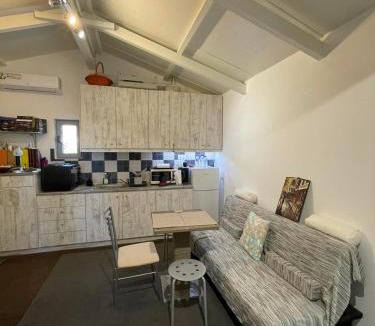 Kropia Apartment | Simple Stay Vari's House