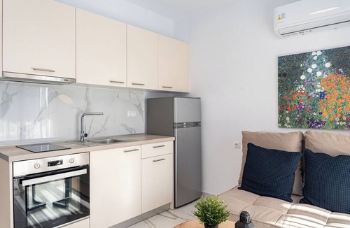 Paralia Ofryniou Apartment | Sirens- One Bedroom Apartment