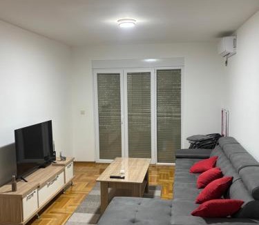 Podmaine Apartment | SKY Apartment