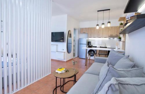 Apolpaina Apartment | Skyview Suites