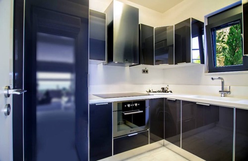 Kolymbari Villa | Sleek and modern holiday estate with great sea view