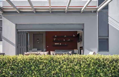 Kolymbari Villa | Sleek and modern holiday estate with great sea view