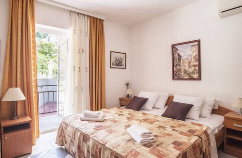 Lepetane Apartment | Sleek Studio Flat with Balcony near Beach in Tivat
