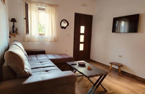 Virpazar Bed & Breakfast | Small Stone Cottage
