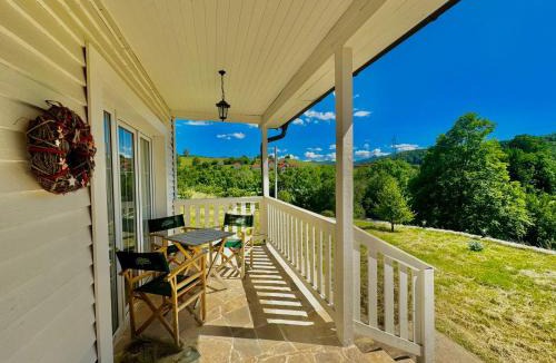 Kolasin House | Snow White Chalet- Mountain Retreat in Kolašin