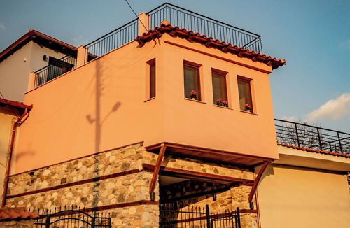 Lagkadas Apartment | Sochos - Sohos Traditional Homes - "Marasi" -Located right next to the mountain.