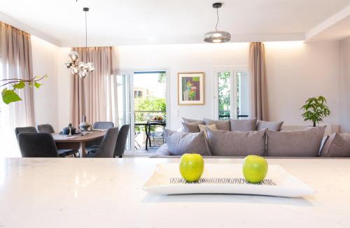 Perama Apartment | Sofias & Rolandos Luxury home