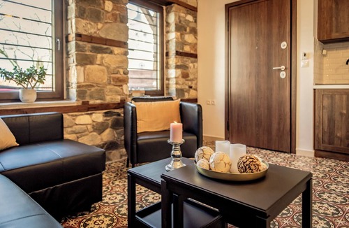 Lagkadas Apartment | Sohos - Sohos Traditional Homes - Hayati - Located right next to the mountain.