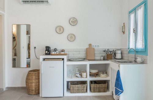Skala Apartment | Sokaki Patmos House with Private Balcony and View