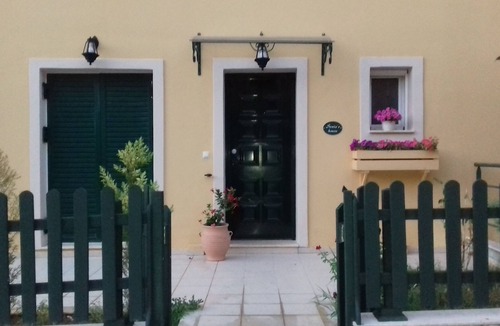 Corfu Town House | Sonia's cosy house on Kompitsi Hill