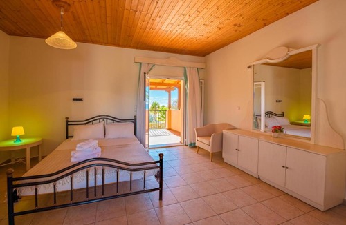 Svoronata Apartment | Sotiris Studios