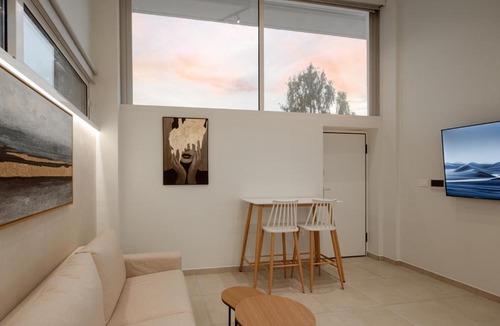 Elliniko Apartment | South Metro Loft