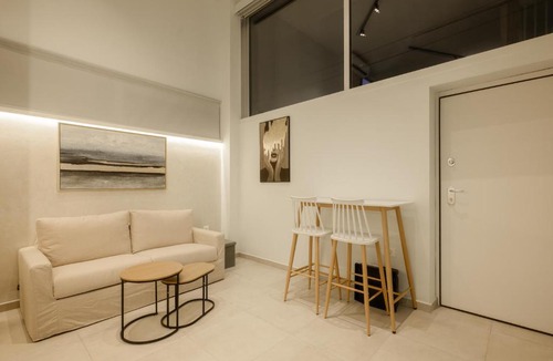 Elliniko Apartment | South Metro Loft