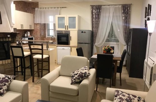 Kotor Villa | Spacious 3 apartment , villa with WiFi and AC in delightful Dobrota
