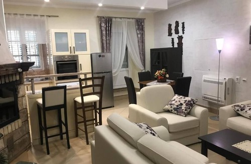 Kotor Villa | Spacious 3 apartment , villa with WiFi and AC in delightful Dobrota