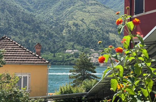 Kotor Villa | Spacious 3 apartment , villa with WiFi and AC in delightful Dobrota