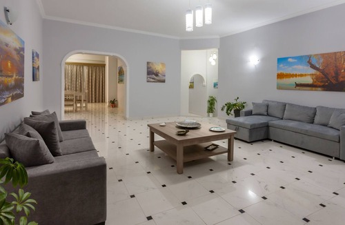 Kalpaki Apartment | Spacious 3 Bedroom Apartment
