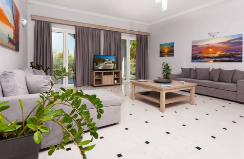 Kalpaki Apartment | Spacious 3 Bedroom Apartment