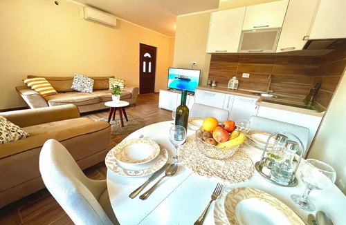 Mojdez House | Spacious 4-bedroom house with infinity pool for relaxing in lovely Herceg Novi