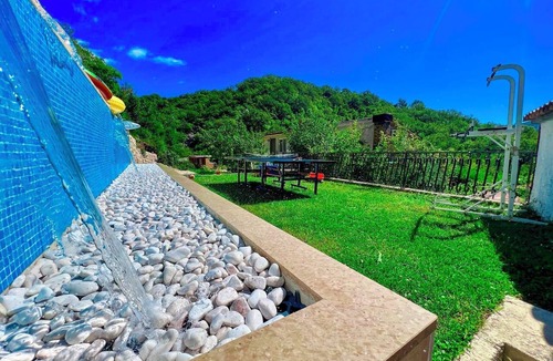 Mojdez House | Spacious 4-bedroom house with infinity pool for relaxing in lovely Herceg Novi