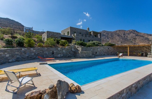 Serifos Villa | Spacious 6 bdrm Stone Villa with Pool