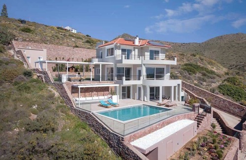 Kontos House | Spacious 7BR Villa Pool & Sea View