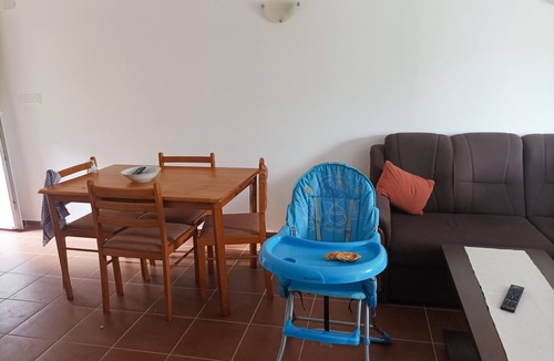 Boreti Apartment | Spacious apartment in greenery and a stream above the city crowds