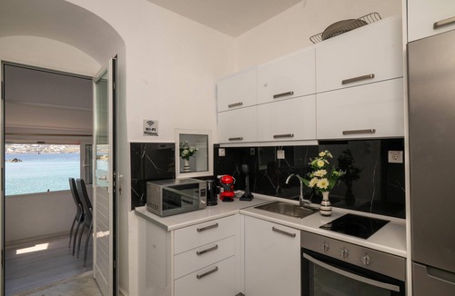 Mykonos Town Apartment | Spacious Apartment in Little Venice Mykonos by MPS