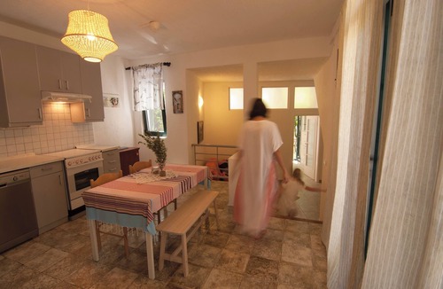 Petrovac Apartment | Spacious apartment with a massive lush patio