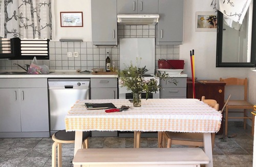 Petrovac Apartment | Spacious apartment with a massive lush patio