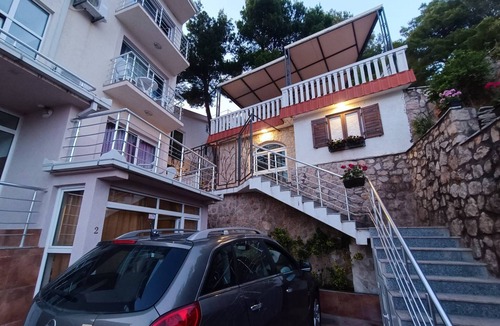 Susanj Apartment | Spacious apartment with sea view