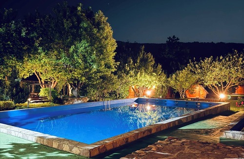 Kolasin House | Spacious Wooden Bungalow with Pool – Ideal for Couples or Families