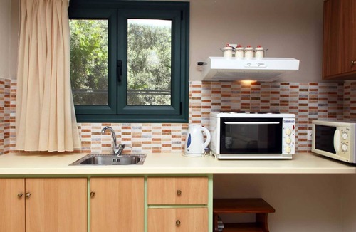 Yenion Villa | Spacious Private Pool Villa in Geni, Lefkada – Perfect for Families & Groups!