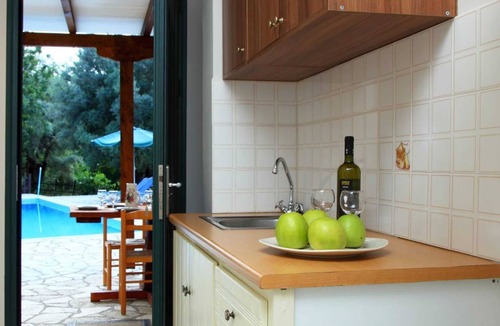 Yenion Villa | Spacious Private Pool Villa in Geni, Lefkada – Perfect for Families & Groups!