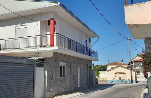 Mikromani Apartment | Spacious Room Next to Kalamata Airport, Heart of Messinia