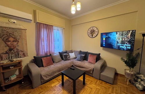 Zografos Apartment | Spacious sunny apartment