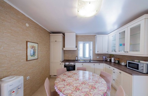 Bijeli do Apartment | Spacious three-bedroom apartment in Budva