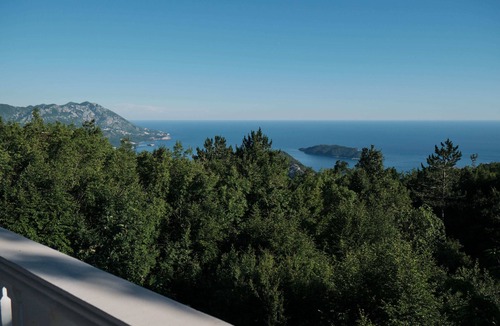 Lapcici Villa | Spacious villa with a fantastic view and a swimming pool