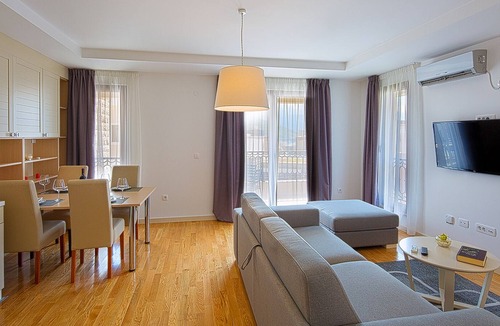 Babin do Apartment | Spaska Lux 2-bedroom apt w/balcony & parking #302