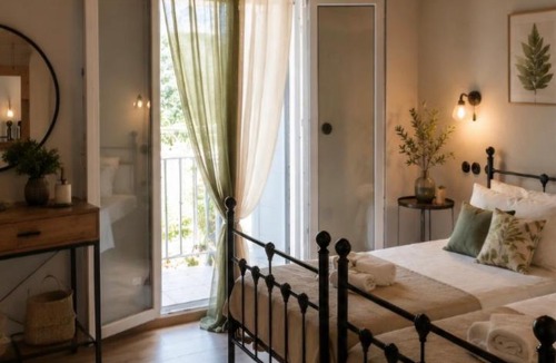 Ieromonachos Apartment | Spiro's cottage by Alegria apartments