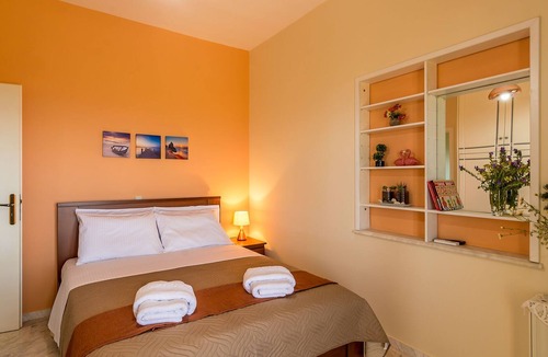Kolymbari House | Splendid flats - Private heated Pool & great Views