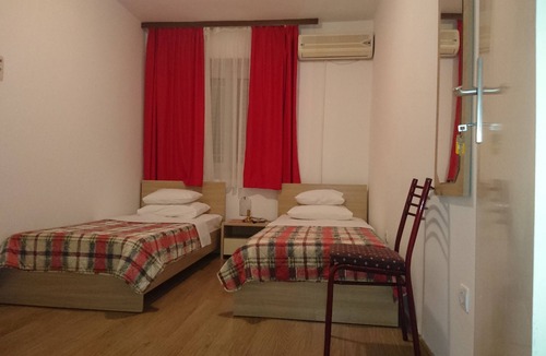Przno House | SPRINGS APARTMENTS and room
