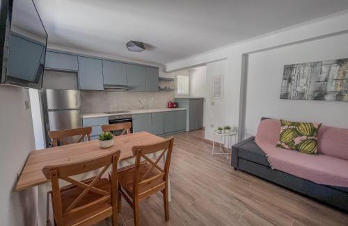 Lazarata Apartment | Spyros Stone Apartment